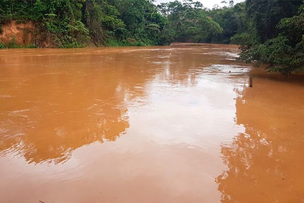 Rio Paranaíba sobe e Córrego do Monjolo transborda com volume de chuvas em Patos de Minas