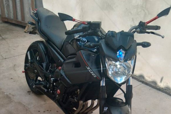 Jovem pede ajuda da população para encontrar moto furtada em Patos de Minas