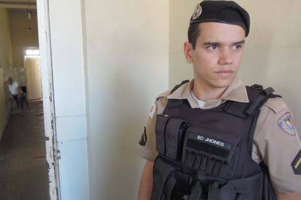 Comerciante de 72 anos alicia garoto de 13 anos e é preso acusado de pedofilia