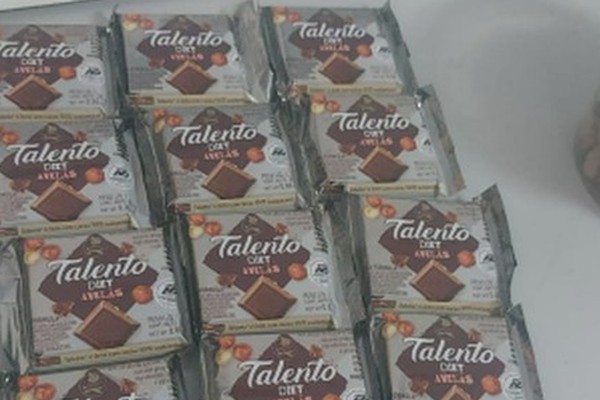 Bibliotecária é presa por furtar mais de R$ 200 em produtos de supermercado em Patos de Minas