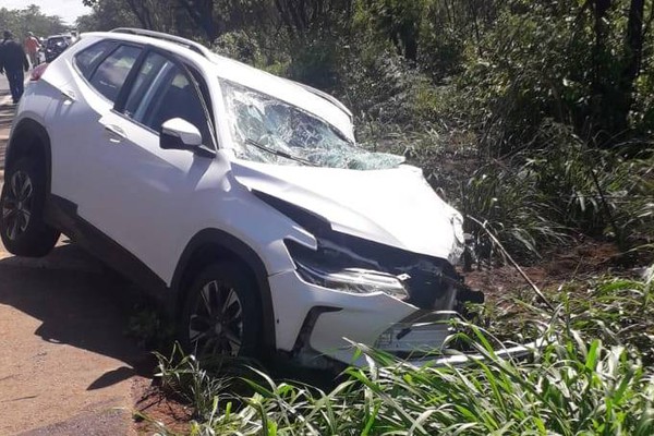 Colisão frontal entre carro e caminhão deixa três pessoas feridas na BR 365 em Patrocínio