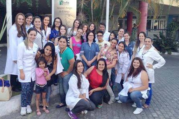 Alunos de Enfermagem visitam Hospital com maior número de partos no estado