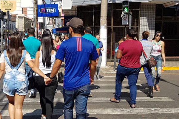 Procon de Patos de Minas esclarece direitos do consumidor e faz alerta para Black Friday