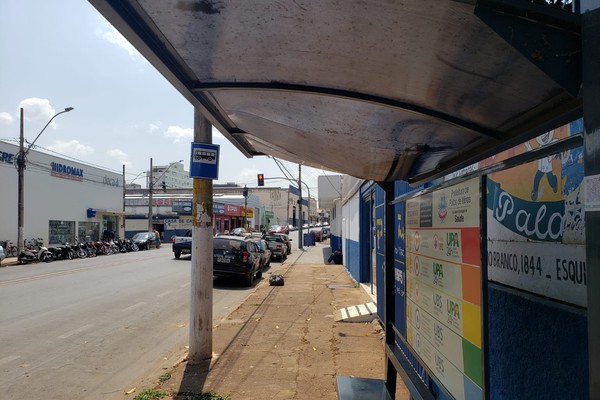 Prefeitura cria programa para adoção de abrigos nos pontos de ônibus do transporte coletivo