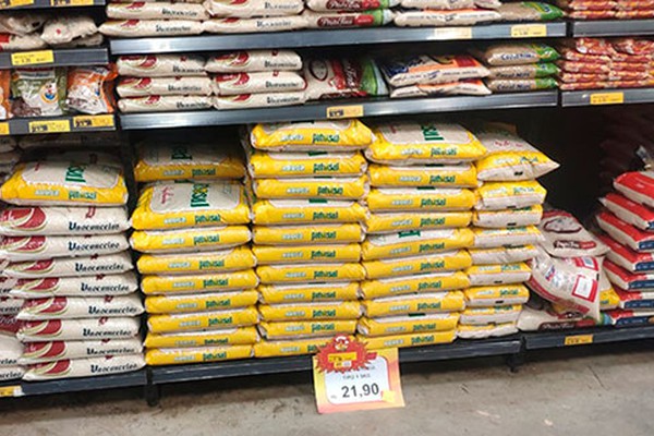 Arroz varia de R$15,99 a R$32,98 em Patos de Minas; veja pesquisa Procon/Unipam