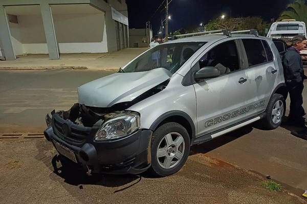Motorista é preso por embriaguez após avançar parada e atingir outro carro em Patos de Minas