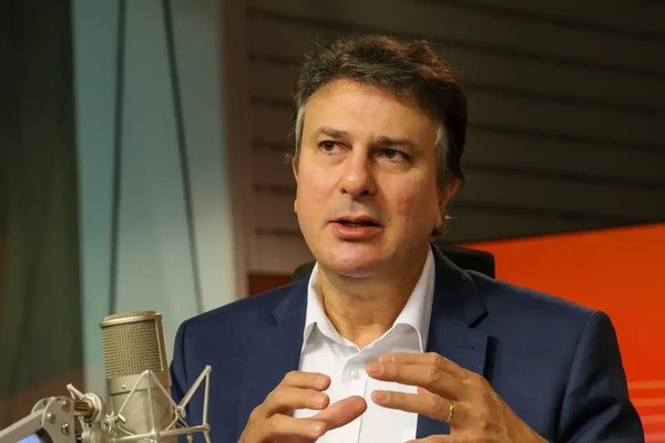 Camilo defende regulação digital para proteger público infantojuvenil