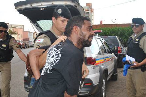 Andarilho é esfaqueado no Bairro Lagoa Grande e casal é preso com a faca do crime