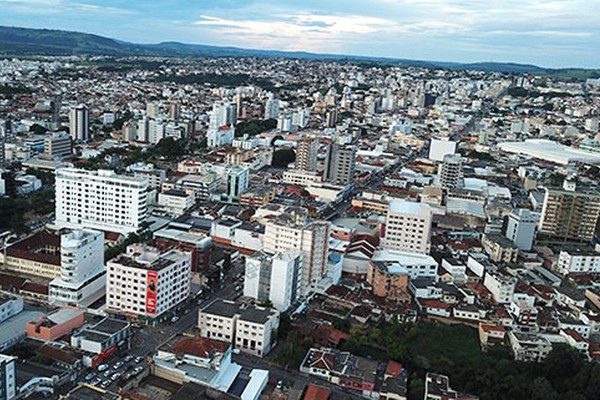 Números mostram que 8 homens e 8 mulheres morreram até agora de Covid-19 em Patos de Minas