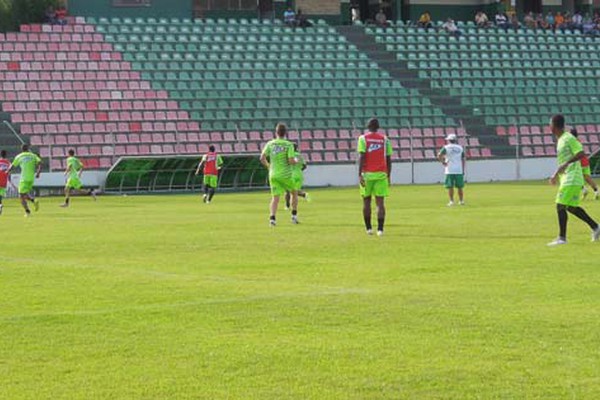 Embalado pela vitória no clássico, Mamoré embarca para Tombos em busca da vitória