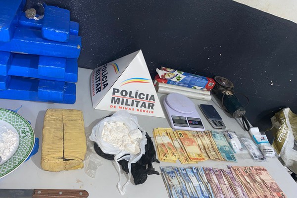 PM apreende mais de 12kg de maconha e leva jovem e adolescentes para a delegacia em Patos de Minas