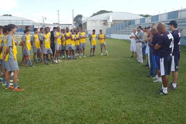 Auecione chega e já começa a preparar a URT para o confronto com o Uberlândia