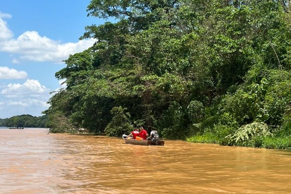 Bombeiros localizam corpo de pescador que caiu no Rio São Francisco, em São Gonçalo do Abaeté