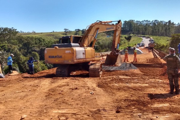 Previsão de término da obra na Ponte dos Vieiras na BR 365 é quinta ou sexta segundo DNIT