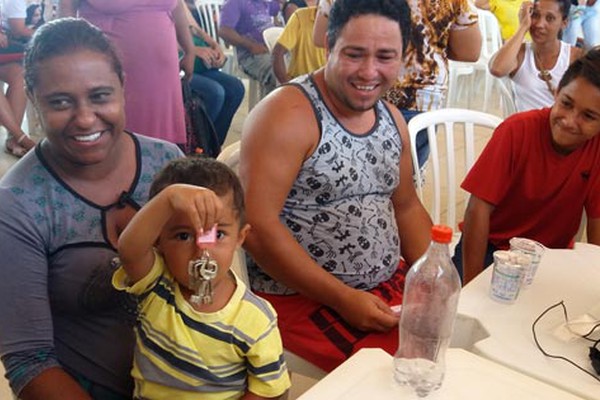 Famílias beneficiadas pelo Minha Casa, Minha Vida se emocionam ao receber as chaves