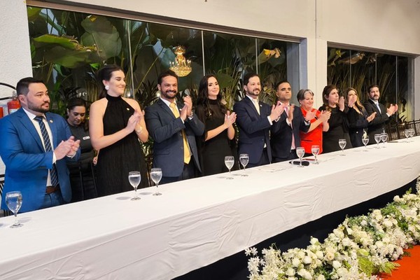 Em solenidade com várias autoridades, Rafael Normandia toma posse como presidente da OAB Patos de Minas