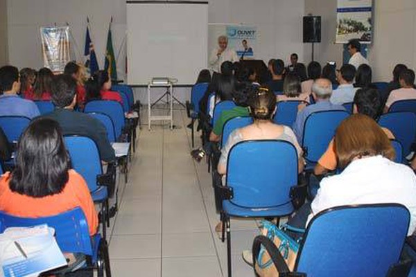 Palestra promovida pela Olivet apresenta novidades no ensino de idiomas