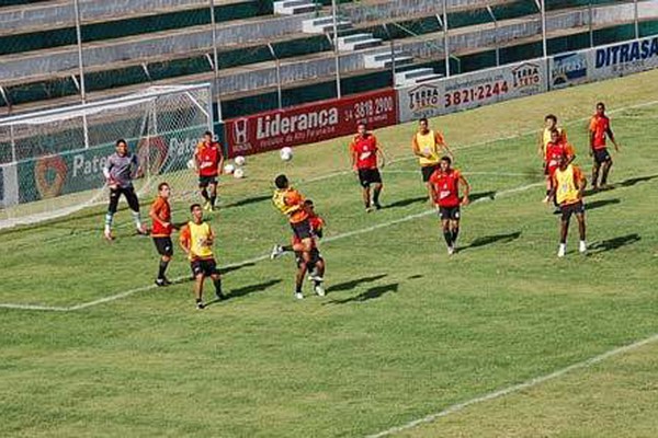 Mamoré faz último coletivo antes da estreia contra o Patrocinense