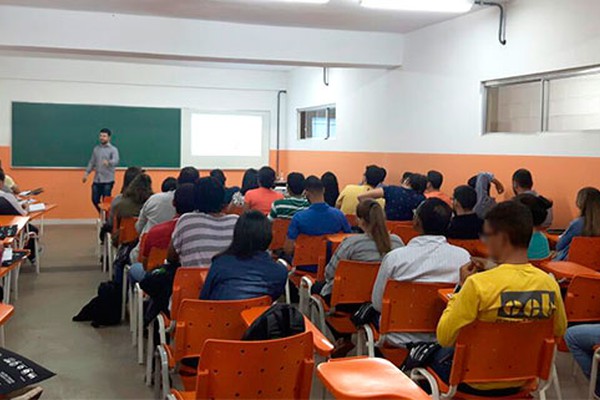 Patos de Minas terá aulões de Química, Física e Matemática para Enem e Vestibulares