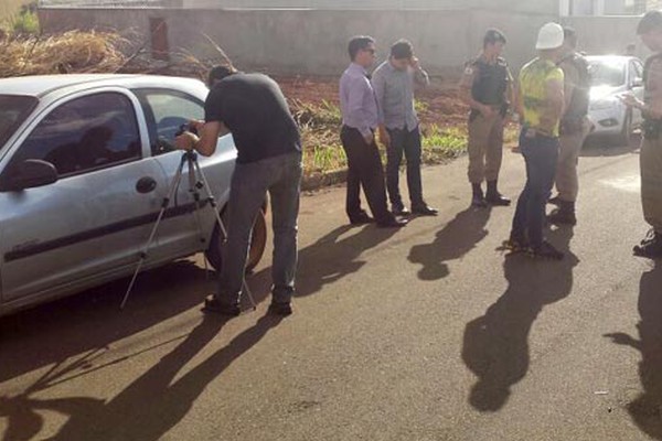 Carro de ex-namorado é encontrado com objetos escolares da jovem nas Chácaras Caiçaras