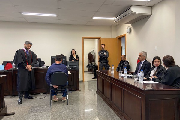 Homem que tentou atropelar e ainda baleou o próprio irmão é condenado a mais de 14 anos de prisão