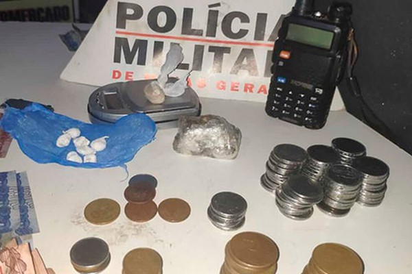 Garoto apreendido com crack, maconha e cocaína diz que estava vendendo droga para ajudar a mãe desempregada