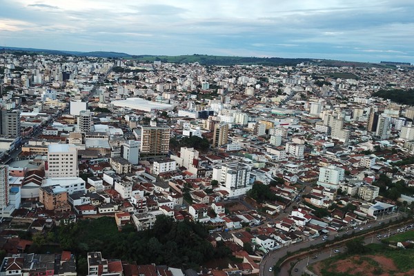 Novo decreto em Patos de Minas libera boates, cinema e teatro com ocupação de 80%