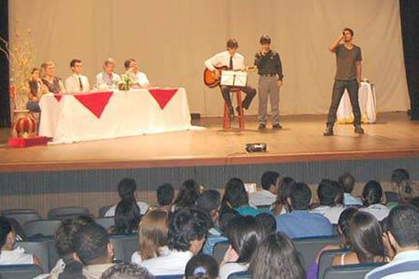 Agenda cultural de novembro traz música, dança e teatro para os patenses