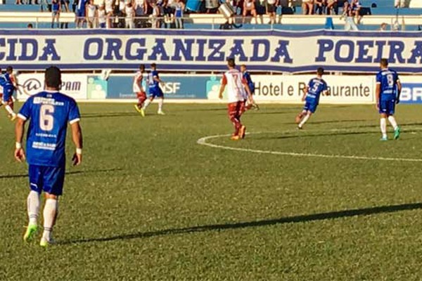 URT faz 2 a 1 de virada em cima da Desportiva Ferroviária e comemora estreia no Brasileiro da série D