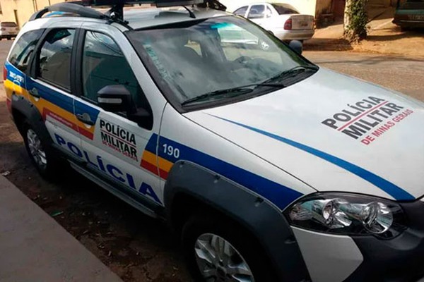 Homem portando arma acaba morto após ser alvejado pela Polícia Militar em Monte Carmelo 