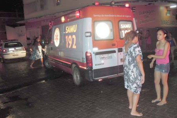 Jovem reage a ação da Polícia Militar é ferido por cão e moradores acusam policiais