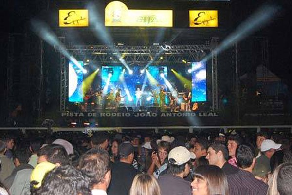 Festa do Feijão começa nesta sexta-feira e terá Boate 100% Open Bar