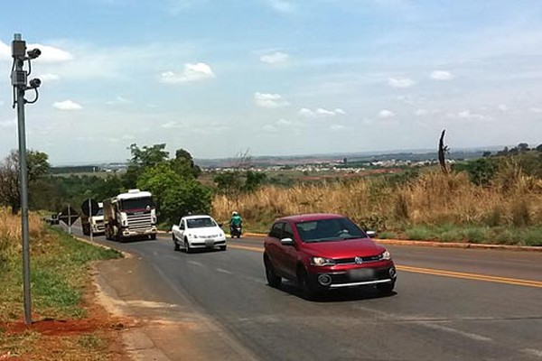 Radares voltam a ser instalados na MGC 354 em Patos de Minas e Presidente Olegário