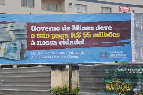 Em grave crise financeira, Prefeitura contrata outdoors para informar sobre dívida do Estado