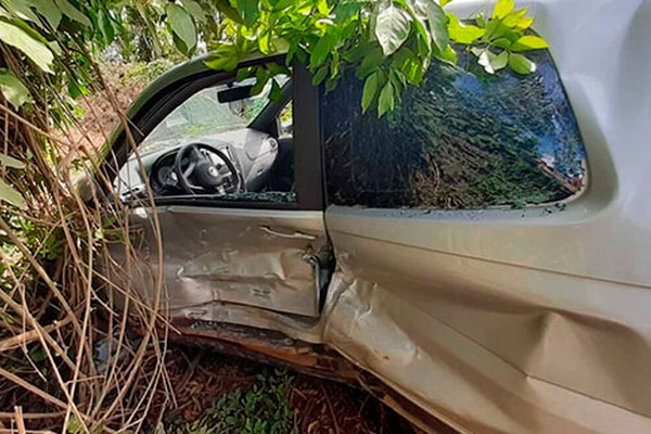 Motorista manobra para entrar em trevo e acaba atingido por veículo que seguia pela BR354, em Rio Paranaíba