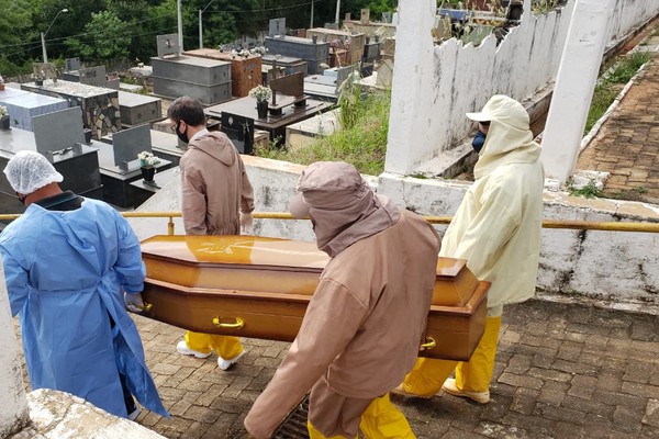 Patos de Minas confirma mais 5 mortes por Covid-19 e volta a registrar mais de 100 casos