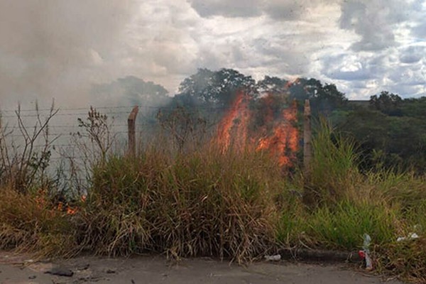 Bombeiros registram quase 60 queimadas em 29 dias em Patos de Minas e fogo continua 