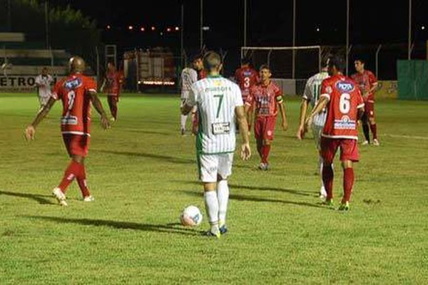 Mamoré volta a jogar mal, mas Evandro marca e garante a vitória sobre o Uberaba