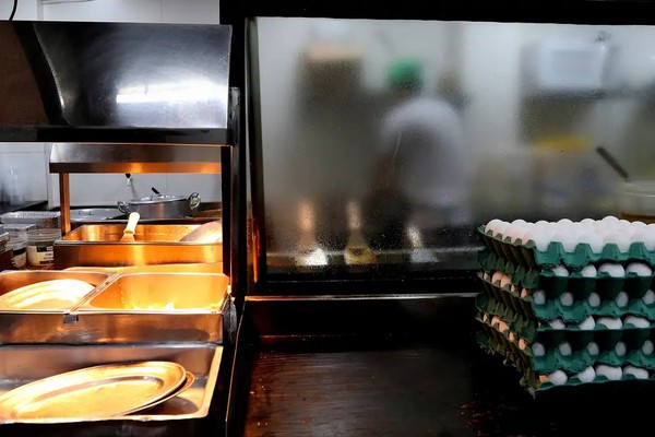 Setor de serviços atingiu recorde de 15,2 milhões de empregos em 2023