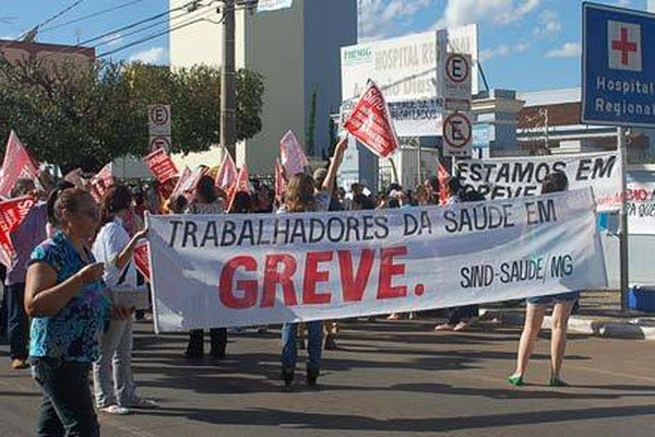 Após quase um de mês de greve, servidores da saúde voltam ao trabalho