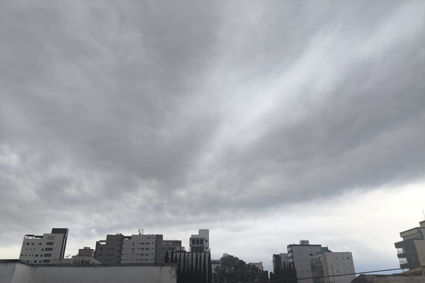 Defesa Civil emite alerta para tempestades e grandes volumes de chuva em Patos de Minas