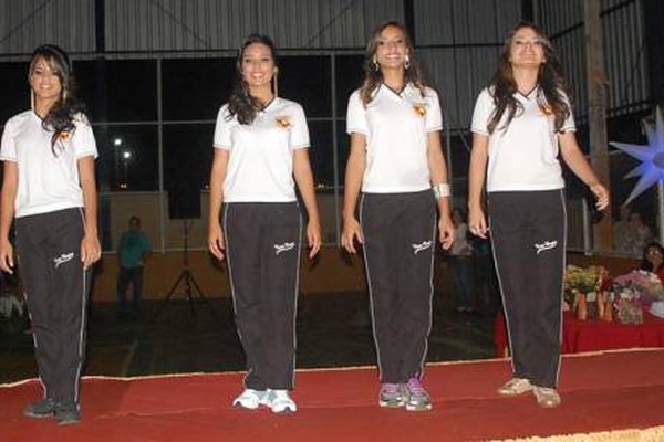 Primeira Garota Norma Borges é eleita em tradicional Festa Junina da escola