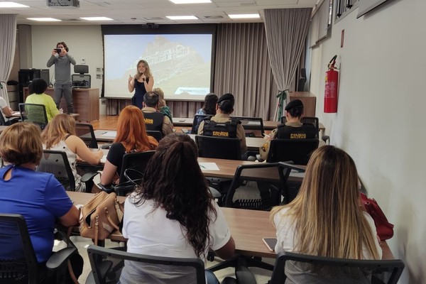 Encontro de rede de enfrentamento à violência contra a mulher é realizado em Patos de Minas