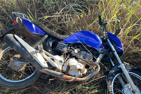 Polícia Militar apreende moto, réplica de pistola e prende suspeito de assaltar pedágio na BR 365