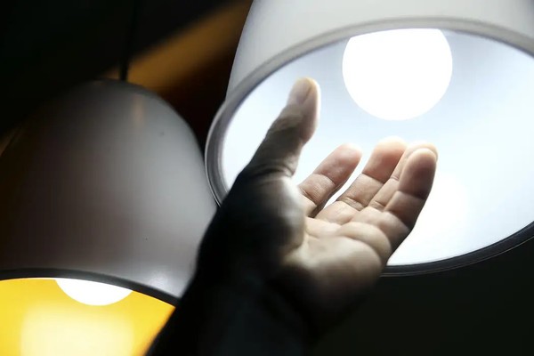 Gratuidade em conta de luz para baixa renda vai à sanção presidencial