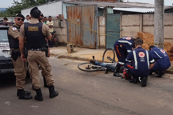 Jovem é assassinado no caminho para o almoço e deixa esposa no hospital à espera do filho