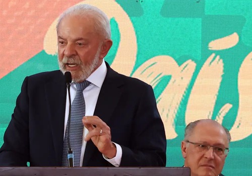 Governo anuncia R$ 30 bi em crédito para setores afetados por tarifaço