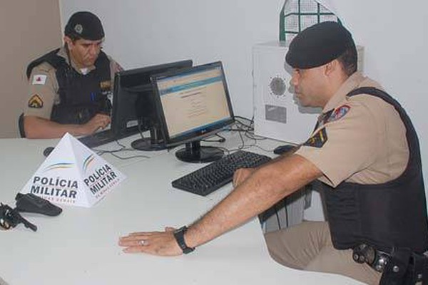 Após denúncia, homem é preso com arma de fogo na Rua Tomaz de Aquino