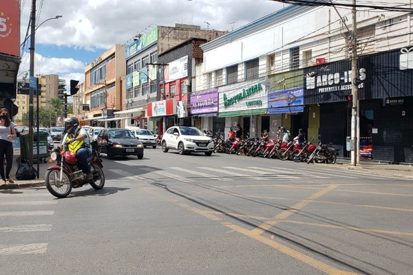 Sindicatos ligados ao comércio travam batalha e seguem sem realizar acordo coletivo em Patos de Minas