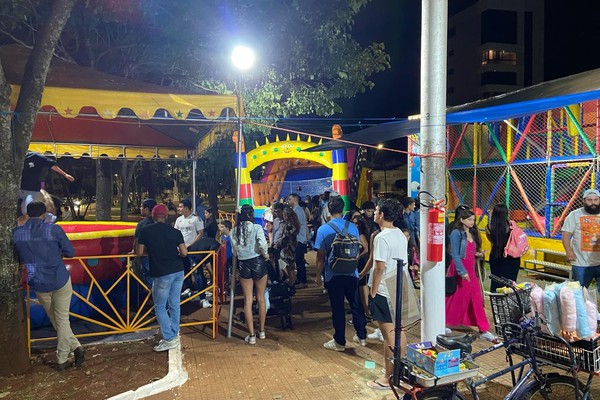 “Espaço Kids” ou “Espaço Popular”? Crianças, adolescentes e adultos marcam presença nos brinquedos da Fenapraça